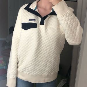 Cute navy and cream Patagonia half zip sweater